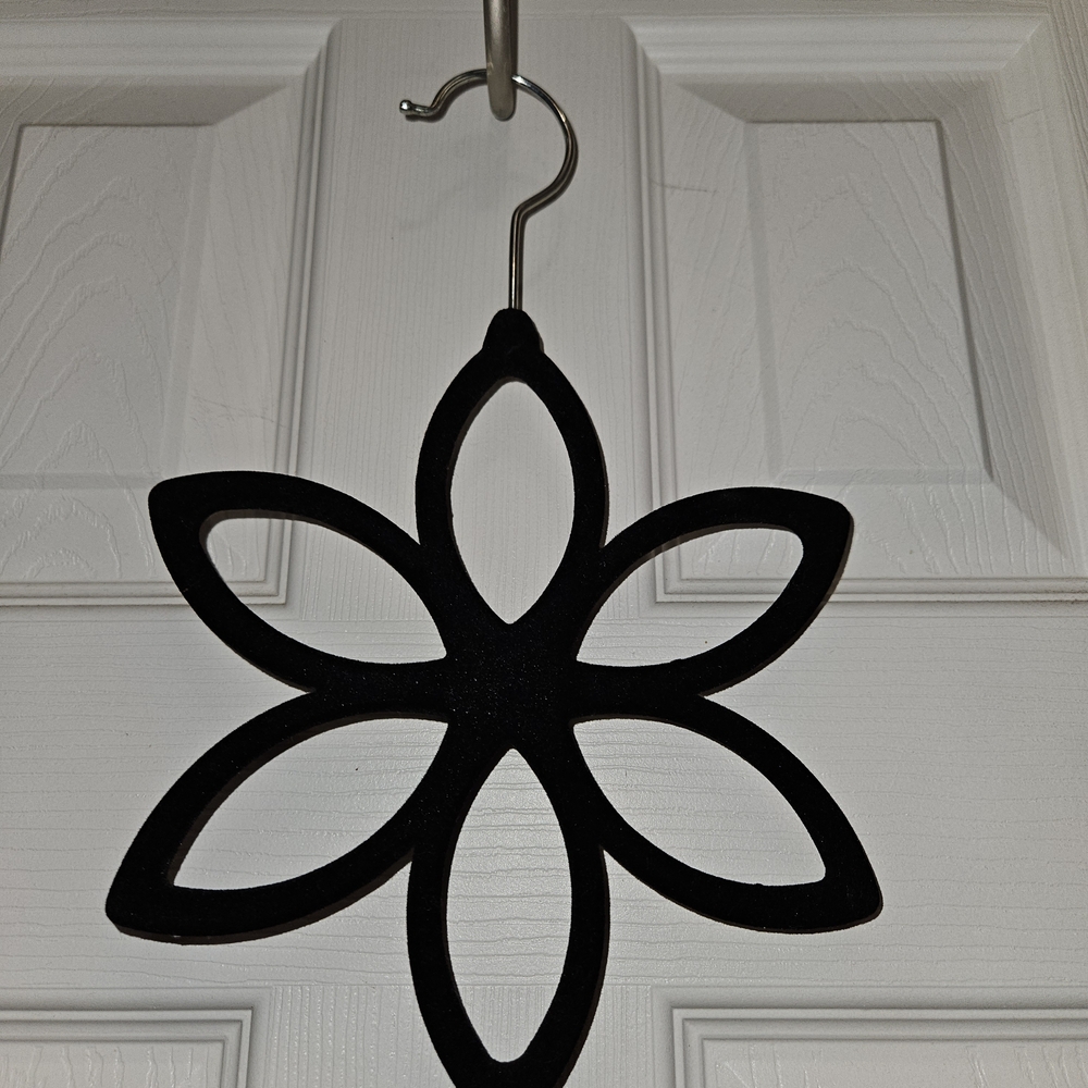 Black Flower Scarf Holder